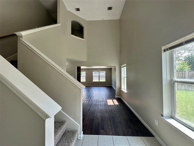 Building Photo - 8607 Heather Bluff Ct