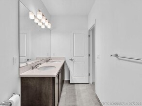 Building Photo - 556 Sanderling Cir
