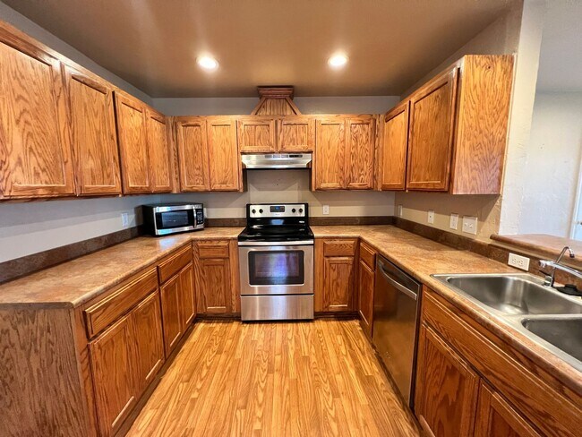 Foto del edificio - $500 OFF FIRST MONTHS RENT | Sweet Home in Hope Crossing!