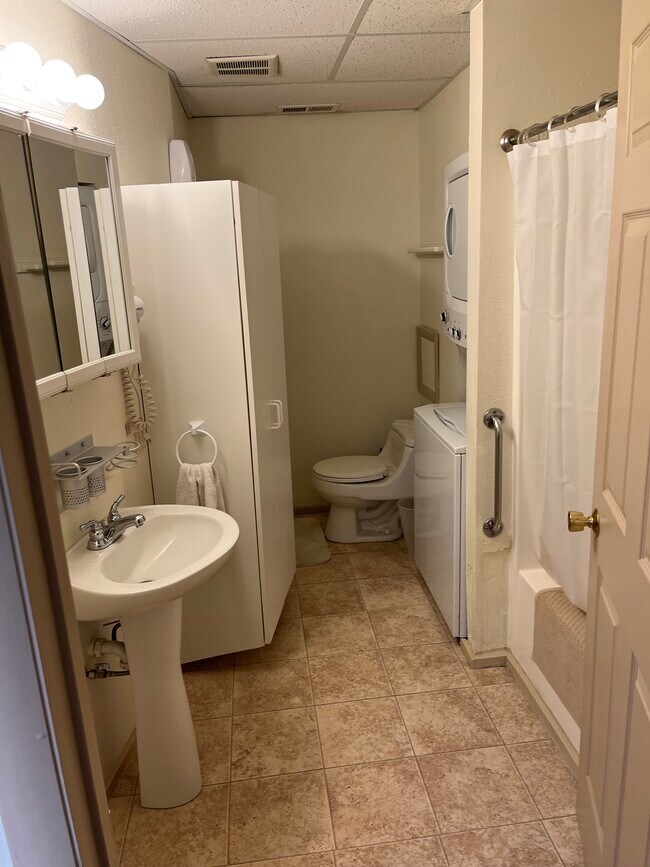 Foto del edificio - 1227 Parkhill Dr