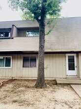 Building Photo - 2212 E 66th Pl