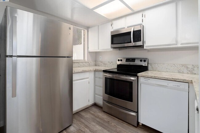 Photo - 36345 Fremont Blvd Apartment