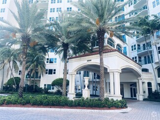 Building Photo - 20000 E Country Club Dr