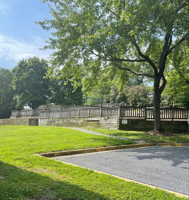Foto del edificio - 4605 Winterberry Ln