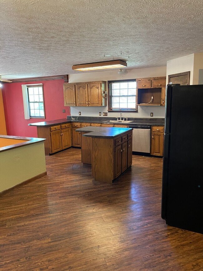 Foto del edificio - Available July 25th!!! No showings until June 1st