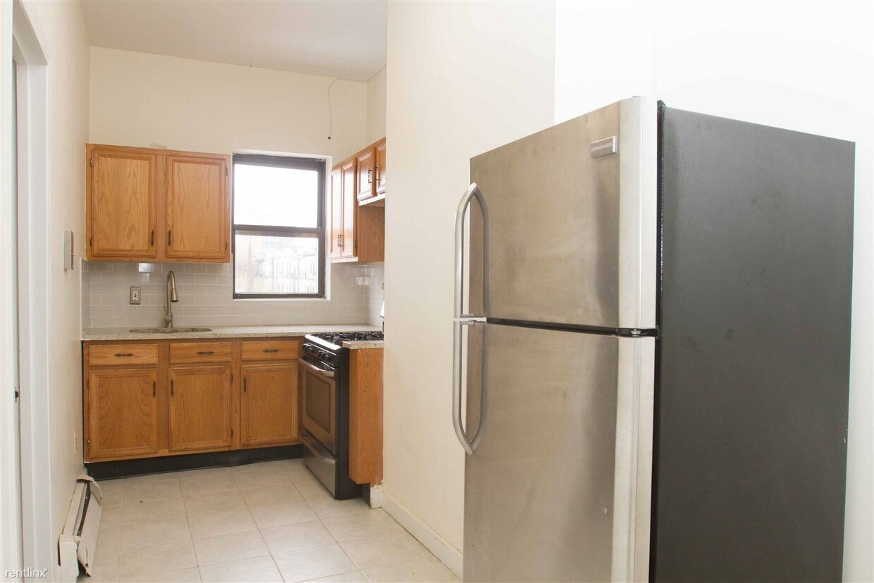 Primary Photo - 343 Knickerbocker Ave