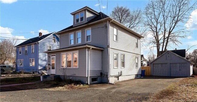 Building Photo - 178 Spruce St
