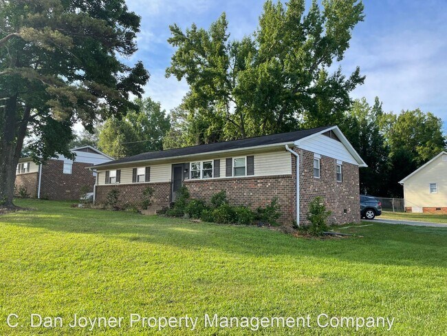 Building Photo - 2 br, 1 bath House - 917 N Main St A