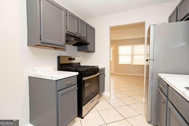 Building Photo - 7208 Crestside Dr