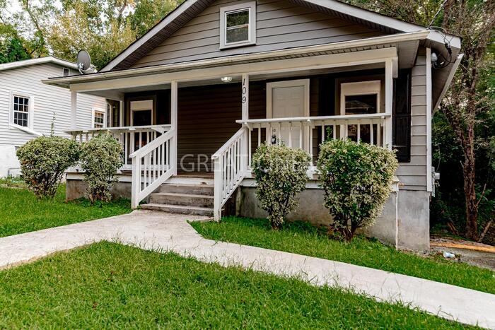 Primary Photo - 109 Lodge St