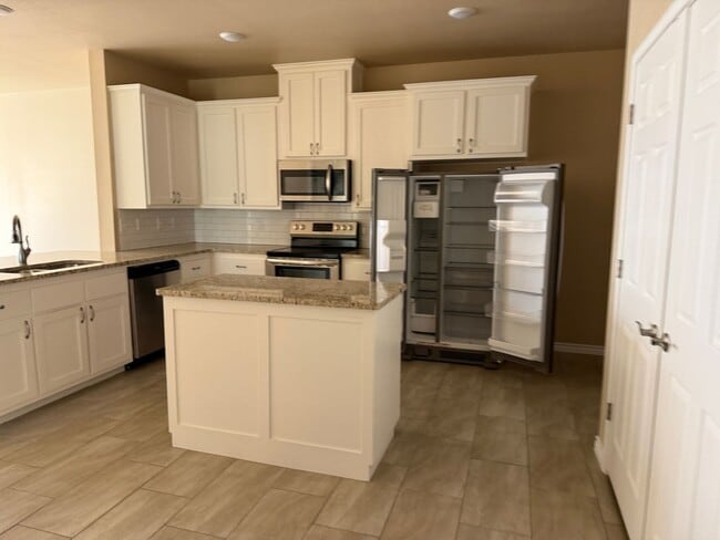 Foto del edificio - 5415 Rose Gdn Lp