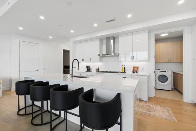 Foto del edificio - 2425 Peachtree Rd NE