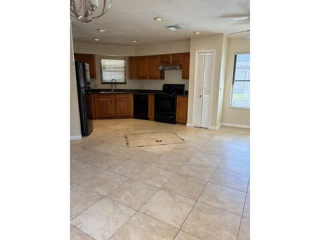 Building Photo - Great townhome in Dr Phillips