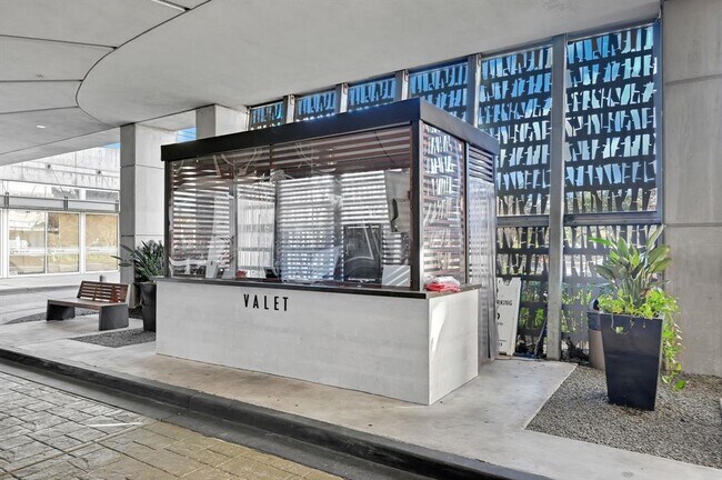 Foto del edificio - 5925 Almeda Rd