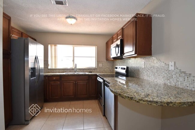 Building Photo - 12621 NW 11th Ln