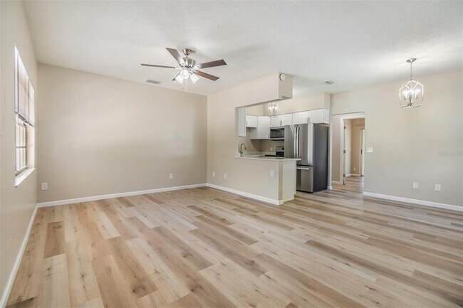 Foto del edificio - 6740 Carnelian Ave