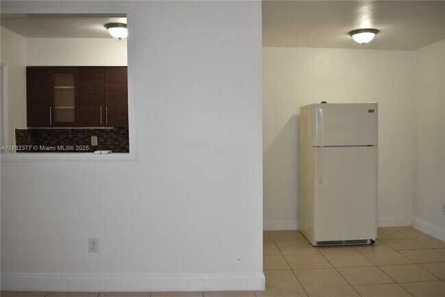 Foto del edificio - 16851 NE 21st Ave
