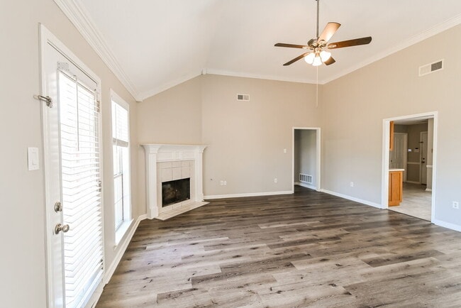 Building Photo - 9922 Lacee Ln