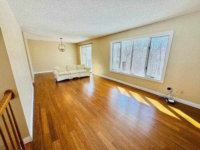 Building Photo - Charming Chaska Retreat: Spacious Single Family Homer 4-Bedroom 2.5 Bathroom Home with Finished B...