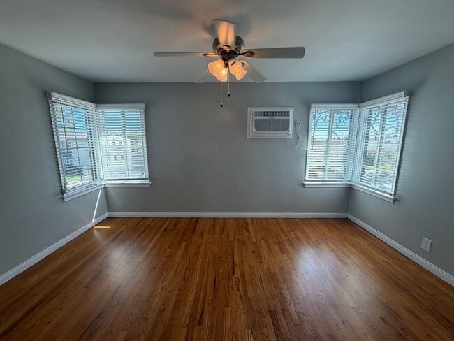 Interior Photo - Somerset Apartments