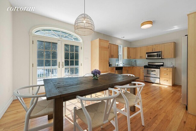 Foto del edificio - 18 White Oak Ln