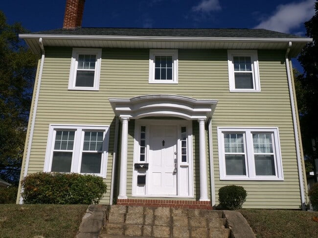 1529 W First St - 1529 W First St Apartment