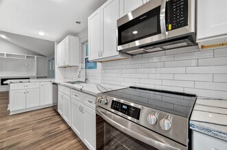 Building Photo - 19543 Quiet Brook Dr