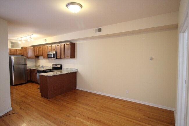 Foto del edificio - 3318 W Lawrence Ave