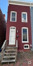 Building Photo - 206 E 7th St