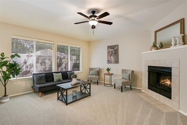 Foto del edificio - 1301 Canna Lily Ln