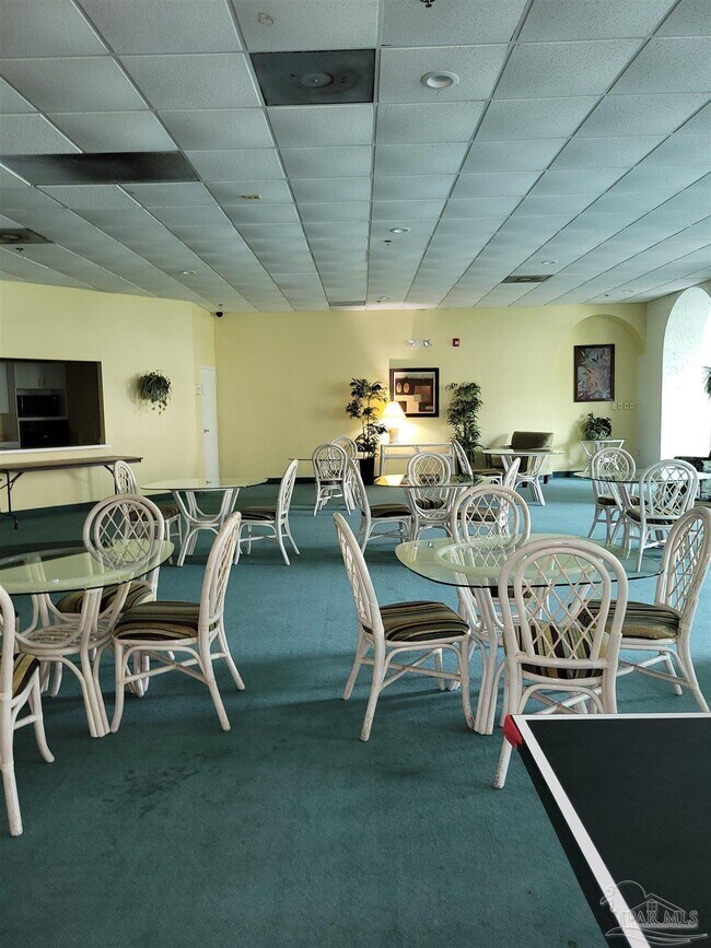 Foto del edificio - 224 W Garden St