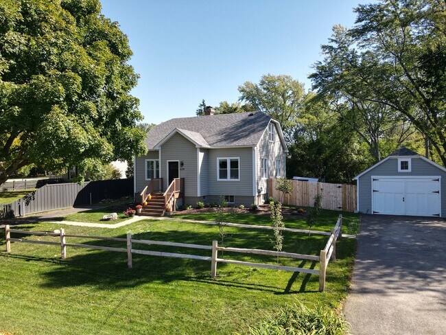 Building Photo - 639 Cumnor Ave