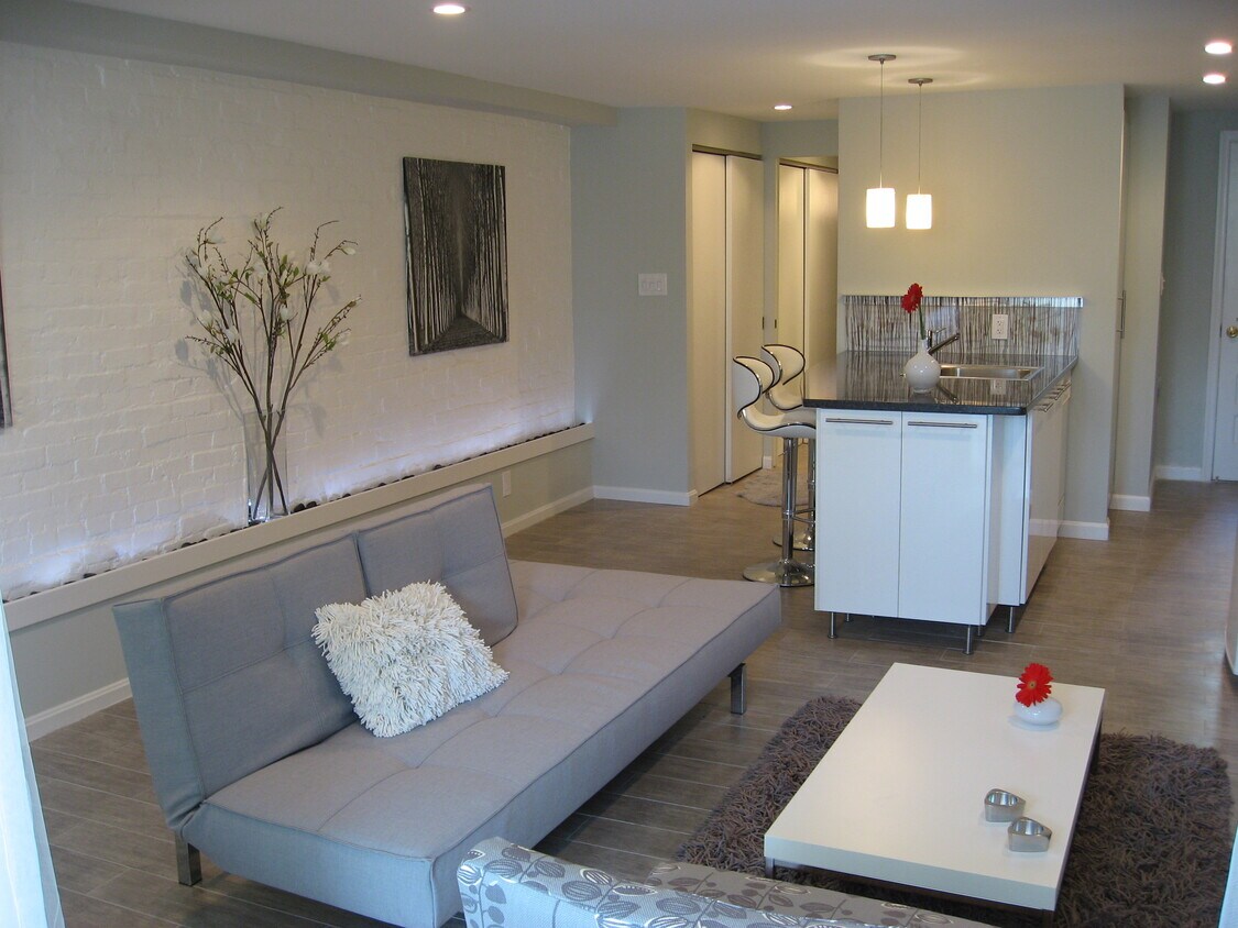 Primary Photo - 626 G St NE