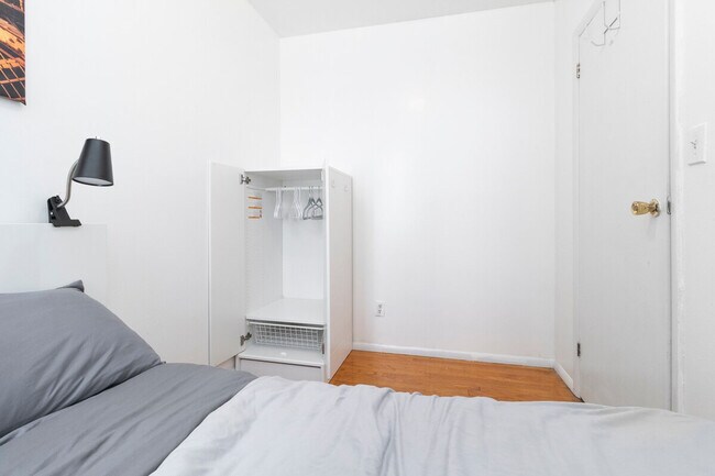 Foto del edificio - 316 E 96th St