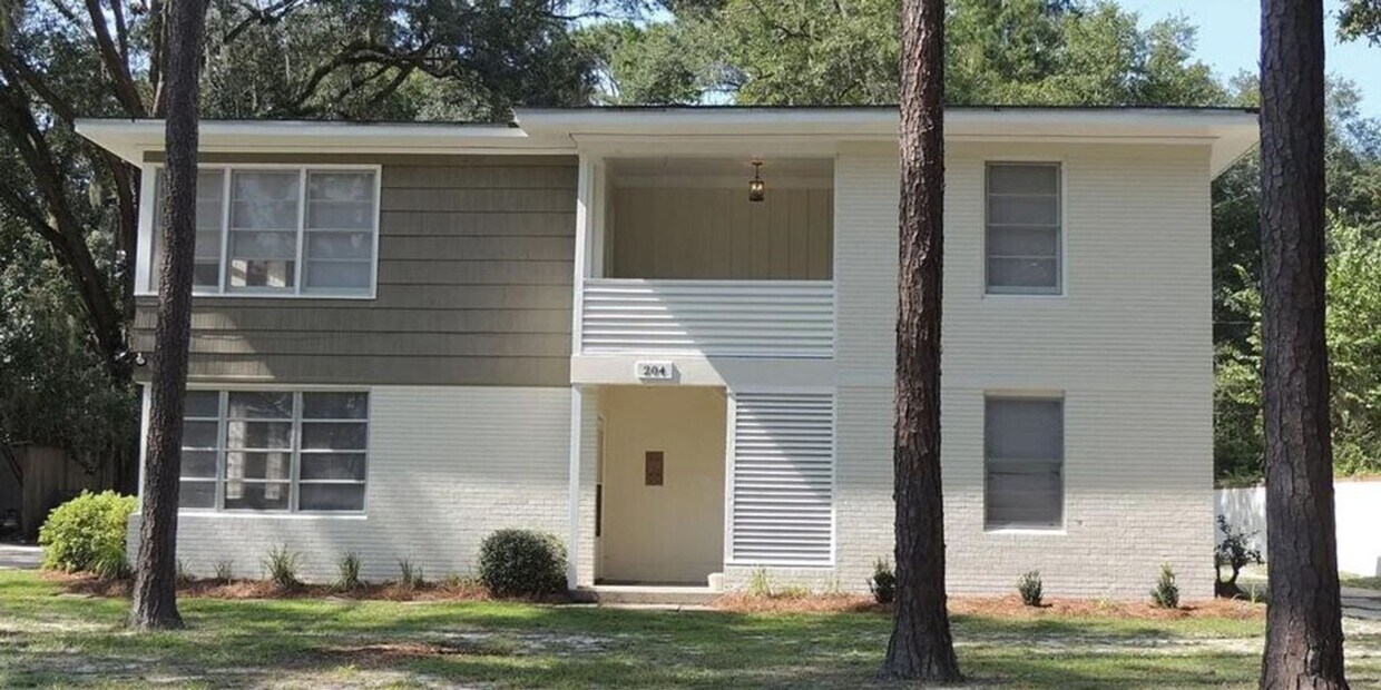 Foto del edificio - Beautiful 2bd/1bath Duplex