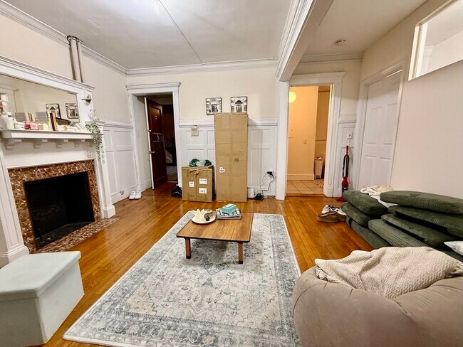 Building Photo - 452 Park Dr