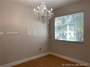 Foto del edificio - 8040 N Nob Hill Rd