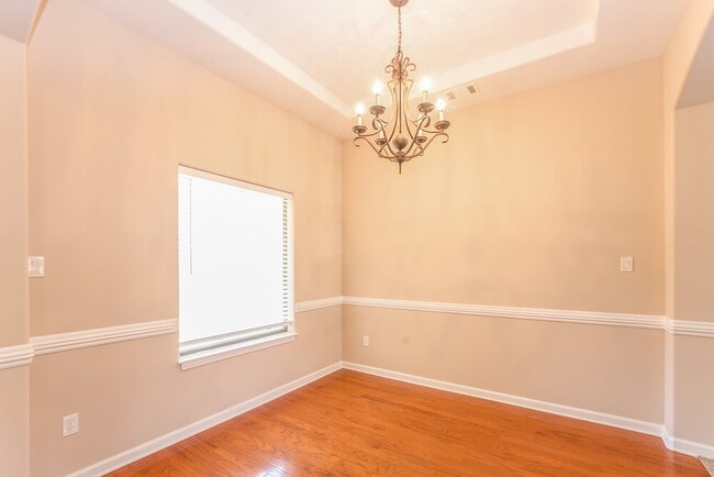 Building Photo - 450 Garden Springs Dr