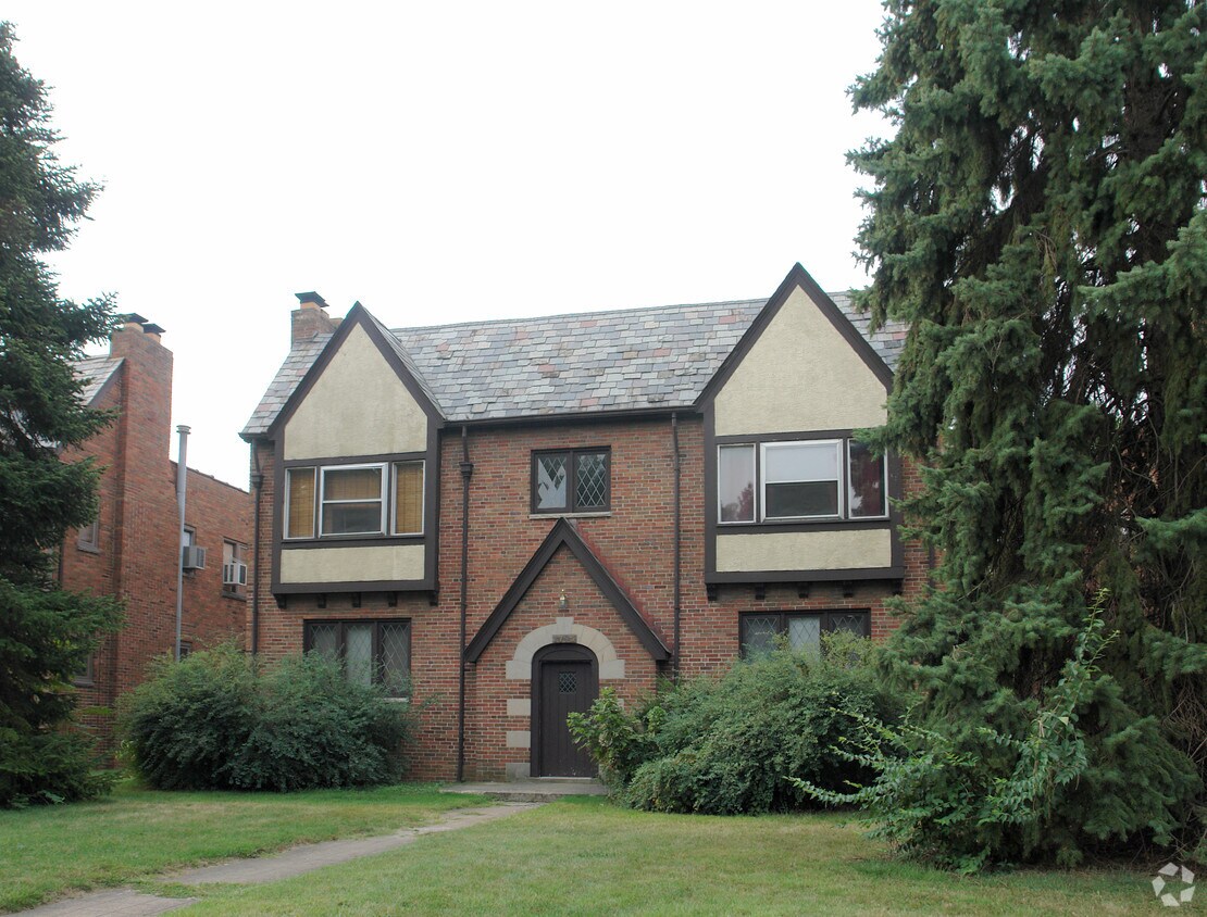 Building Photo - 1765 King Ave