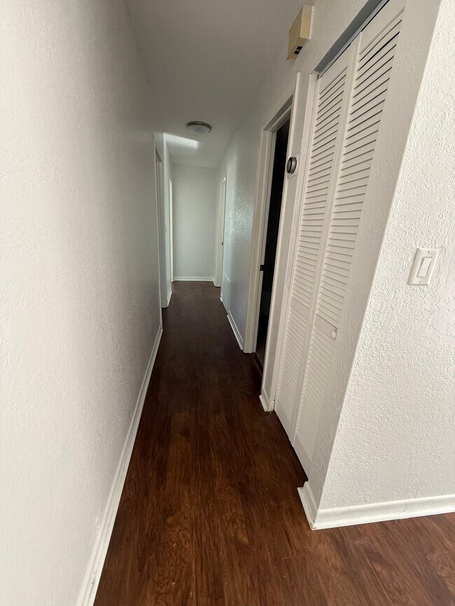 Foto del edificio - 6959 Aberfeldy Ave N