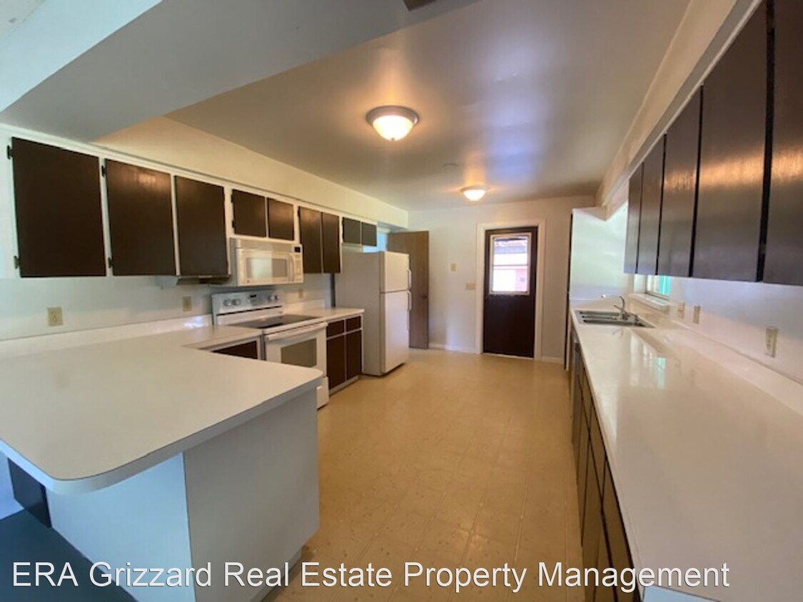 Primary Photo - 4 br, 2.5 bath House - 941 CR 466A