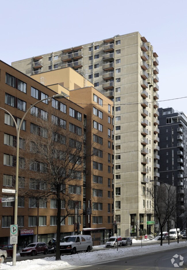 Photo du bâtiment - Place Du Boulevard Apartments