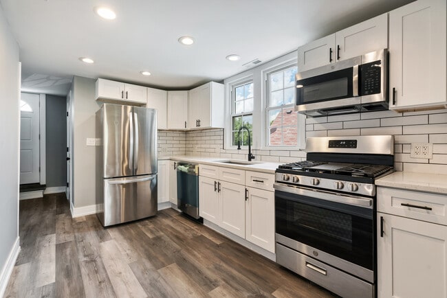 Foto del edificio - 4624 N Springfield Ave