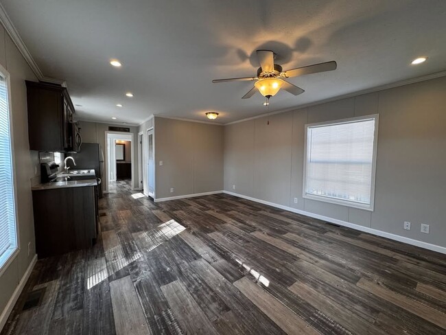 Building Photo - 10610 State Rte 762