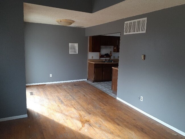 Building Photo - 255 N Michigan St