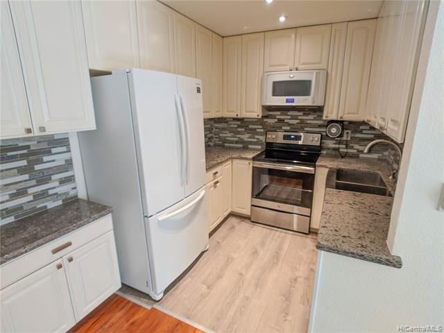 Building Photo - 504 Mananai Pl