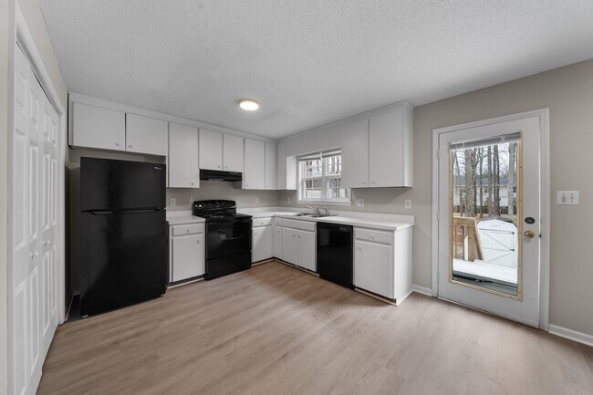 Building Photo - 111 Henley Pl