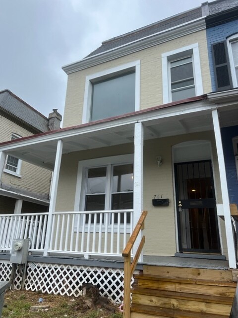 Building Photo - 761 Gresham Pl NW