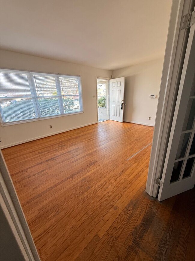 Foto del edificio - One Bed One Bath in the Heart of Fredericksburg