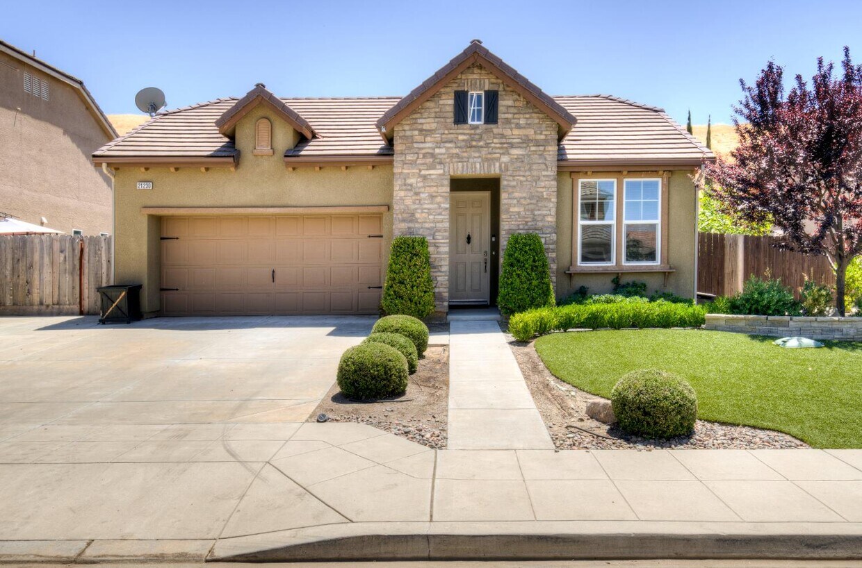 Primary Photo - 21230 Tramonto Ln